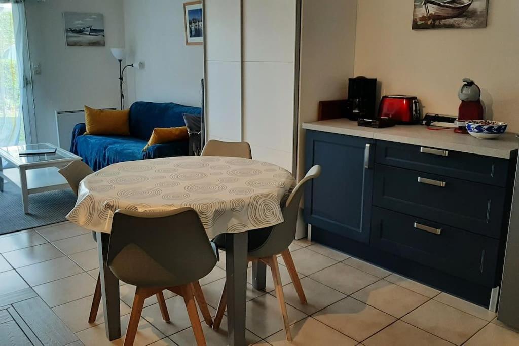 Hyper Centre De Sarzeau, Grand Appartement Au Calme Avec Jardinet エクステリア 写真